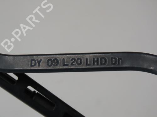 Used Front windshield wiper arm CHEVROLET CRUZE (J300) 2.0 CDI (125 hp) 26724920
