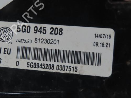 right-taillight-vw-golf-vii-5g1-bq1-be1-be2-2012-2013-2014-2015-2016-2017-2018-2019-2020-2021-28485624 main image