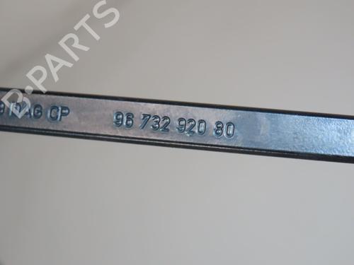 Used Front windshield wiper arm PEUGEOT 208 I (CA_, CC_) 1.4 HDi (68 hp) 27887130