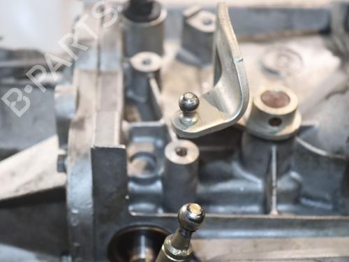 Used Gearbox CITROËN C4 I (LC_) 1.6 HDi (90 hp) 30333240