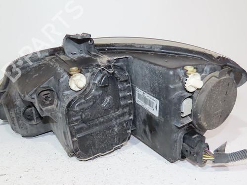 Used Right headlight SEAT LEON (1P1) 1.6 TDI (105 hp) 24489707