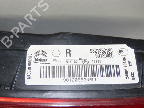 Used Right tailgate light CITROËN C4 CACTUS 1.5 BlueHDi 120 (120 hp) 9032887