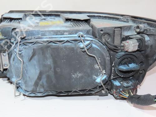 Used Right headlight VOLVO V50 (545) 2.0 CDI (133 hp) 29344763