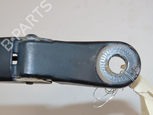 Braccio tergicristallo anteriore RENAULT CLIO III (BR0/1, CR0/1) 1.2 16V (BR02, BR0J, BR11, CR02, CR0J, CR11) (75 hp) 31634719