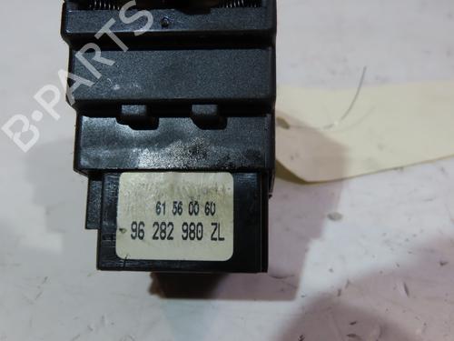 Used Steering column stalk Steering column stalk PEUGEOT 106 II (1A_, 1C_) 1.0 i (50 hp) 18667179 18667179