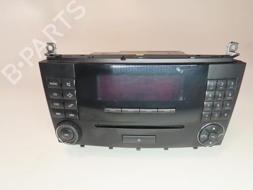 Used Radio MERCEDES-BENZ C-CLASS (W203) C 270 CDI (203.016) (170 hp) 17453336