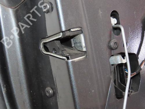 Used Left front door Left front door 39572484 39572484