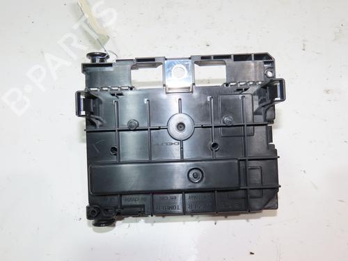 Used Fuse box Fuse box PEUGEOT 308 CC (4B_) 2.0 HDi (163 hp) 40273499 40273499