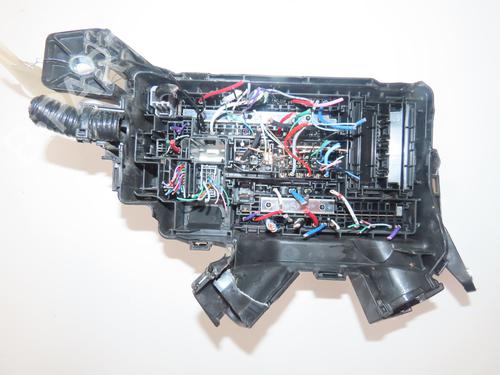 Used Fuse box Fuse box 37062163 37062163