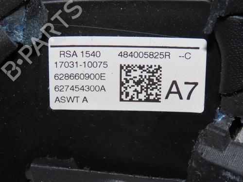 steering-wheel-renault-megane-iv-hatchback-b9amn_-2015-24487170 main image