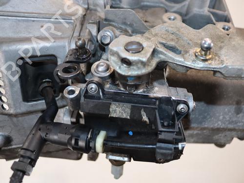 gearbox-citroen-c5-iii-rd_-2008-2009-2010-2011-2012-2013-2014-2015-2016-2017-35887241 main image