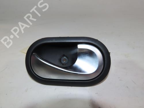 Used Front right interior door handle RENAULT CLIO III (BR0/1, CR0/1) 1.5 dCi (BR17, CR17) (86 hp) 19104497