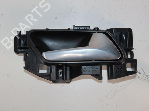 Used Rear right interior door handle Rear right interior door handle PEUGEOT 3008 II SUV (MC_, MR_, MJ_, M4_) 1.5 BlueHDi 130 (131 hp) 33249204 33249204