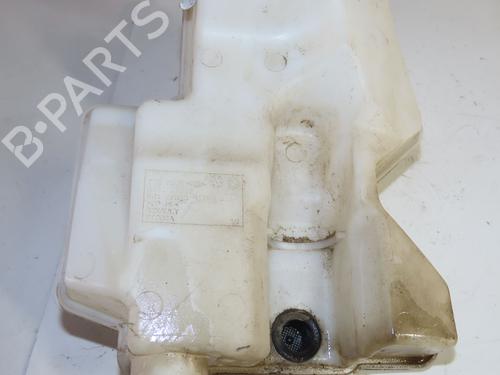 Used Windscreen washer tank RENAULT CAPTUR I (J5_, H5_) 1.5 dCi 90 (J5N4, J5M5, J5MW, J5M6, J5AL, J5AJ) (90 hp) 31576379