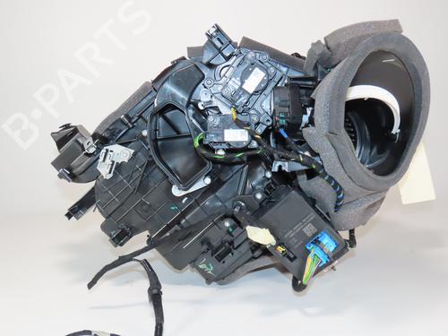 Used Heater matrix box PEUGEOT 2008 II (UD_, US_, UY_, UJ_, UR_, UC_) 1.2 PureTech 130 (USHNS, URHNS) (130 hp) 31605501