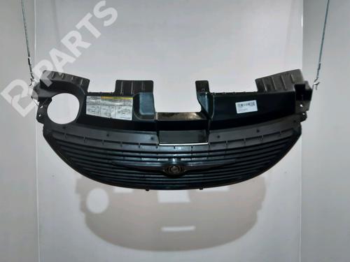 Used Grille CHRYSLER VOYAGER IV (RG, RS) 3.3 AWD (174 hp) 9022297