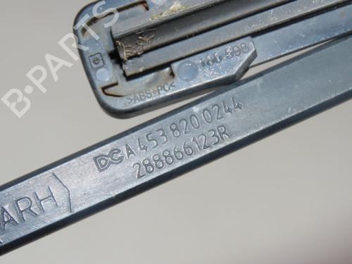 Used Front windshield wiper arm RENAULT TWINGO III (BCM_, BCA_) 1.0 SCe 70 (BCMB) (69 hp) 24576389