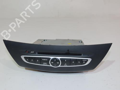 Used Radio RENAULT LAGUNA III (BT0/1) 2.0 dCi (BT01, BT08, BT09, BT0E, BT0K, BT12, BT1C, BT1D,... (150 hp) 18824694