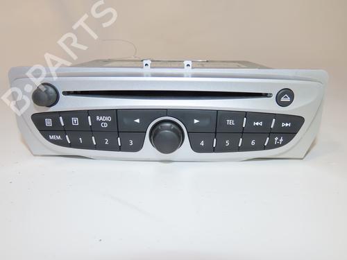Used Radio RENAULT MEGANE III Coupe (DZ0/1_) 1.5 dCi (DZ0B) (106 hp) 17514674