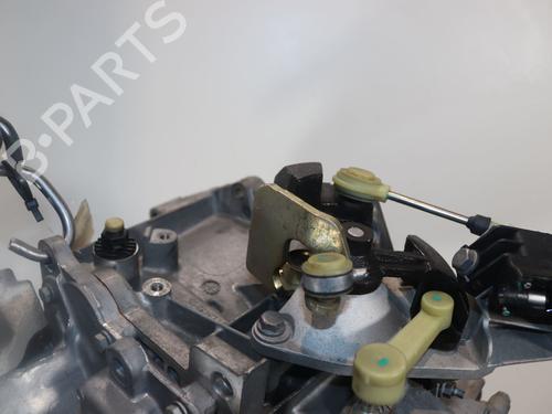 Gearkasse OPEL CORSA F (P2JO) 1.5 (68) (102 hp) 31692485