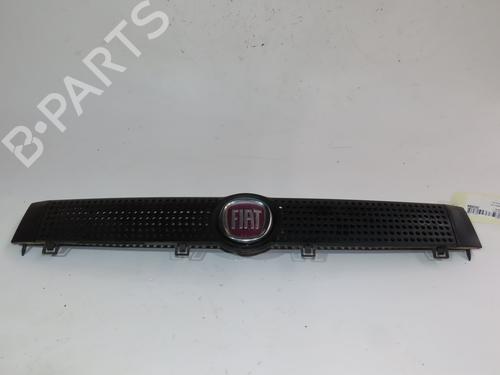Grill FIAT PANDA (169_) 1.1 (169.AXA1A) (54 hp) 19080138