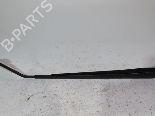 Used Front windshield wiper arm TOYOTA COROLLA Verso (ZER_, ZZE12_, R1_) 2.2 D-4D (AUR10_, AUR10R) (136 hp) 24302753