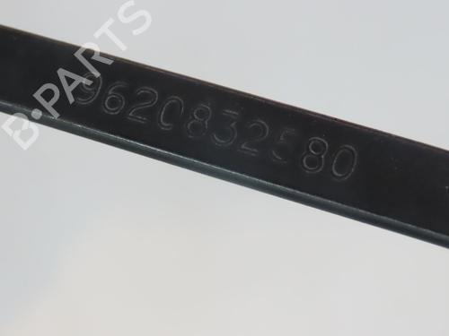 Used Front windshield wiper arm CITROËN SAXO (S0, S1) 1.1 X, SX (60 hp) 26280924