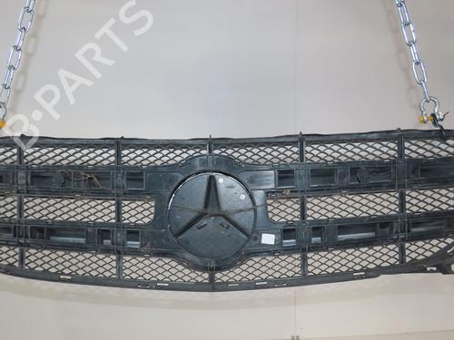 Grill MERCEDES-BENZ GLA-CLASS (X156) GLA 220 CDI / d 4-matic (156.905) (163 hp) 27470469