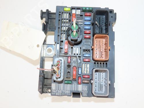 Fuse box CITROËN C4 Picasso I MPV (UD_) 1.6 HDi 110 | BP30740375E1