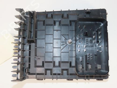 Fuse box VW GOLF VI (5K1) 2.0 TDI | BP30187768E1 