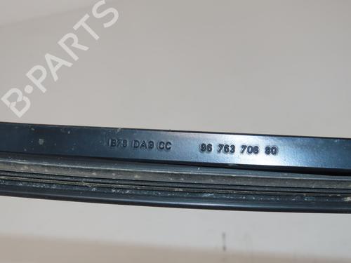 Used Front windshield wiper arm CITROËN C4 Picasso II 1.6 BlueHDi 120 (120 hp) 26898127
