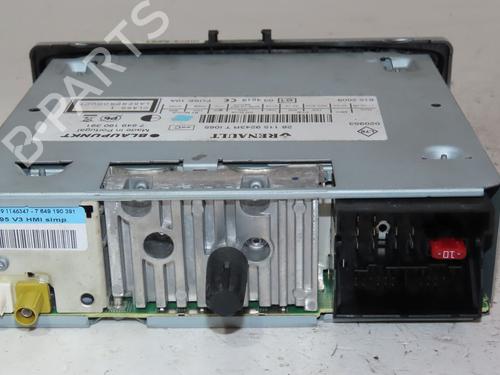 Used Radio RENAULT MEGANE III Coupe (DZ0/1_) 1.9 dCi (DZ0N, DZ0J, DZ1J, DZ1K) (131 hp) 24460518