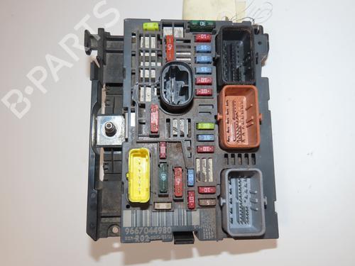 Fuse box CITROËN C5 III (RD_) 1.6 HDi 110 (RD9HZC) | BP31276986E1