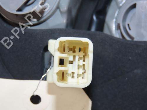 Fanale posteriore sinistro TOYOTA YARIS (_P13_) 1.0 (KSP130_, KSP130) (69 hp) 31325522