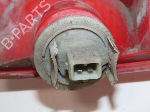 Feu de brouillard arrière PEUGEOT 206+ (2L_, 2M_) 1.1 (60 hp) 31692590