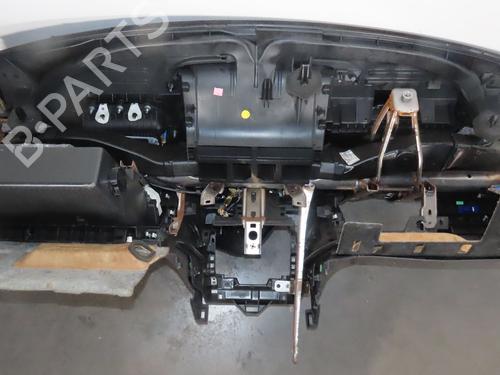 Used Dashboard PEUGEOT 308 SW II (LC_, LJ_, LR_, LX_, L4_) 1.6 HDi / BlueHDi 115 (LCBHXM, LCBHXT) (115 hp) 28712476