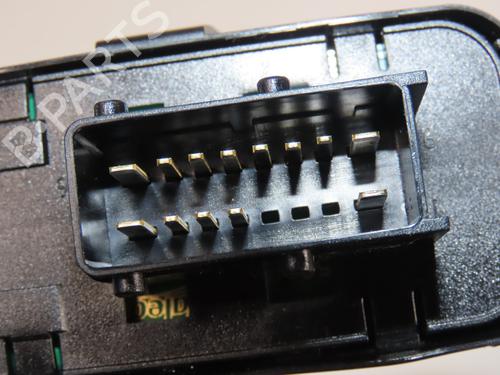 Used Left front window switch Left front window switch PEUGEOT 207 (WA_, WC_) 1.4 (73 hp) 32715437 32715437