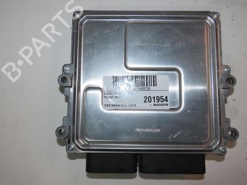 Engine control unit (ECU) PEUGEOT 308 II (LB_, LP_, LW_, LH_, L3_) 1.2 THP 130 | BP27530771M57