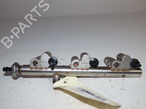 Rail D'Injecteurs Rail D'Injecteurs CITROËN C3 III (SX) 1.2 THP 110 (SXHNPS, SXHNZT, SXHNZ6) (110 hp) 34456692 34456692