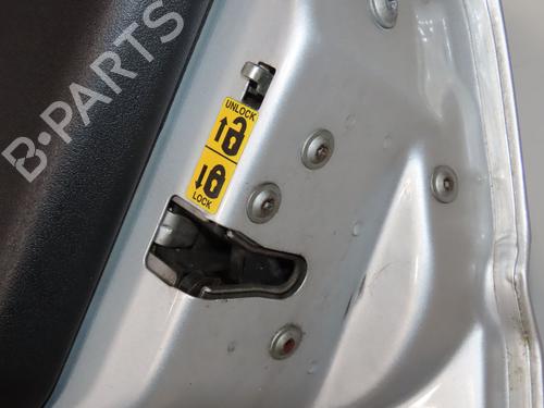 Porte arrière droite LAND ROVER DISCOVERY II (L318) 2.5 Td5 4x4 (139 hp) 32873471