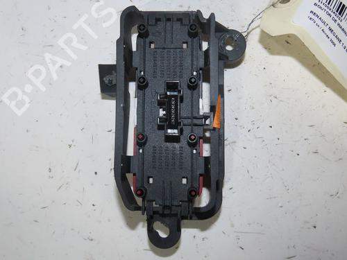 Used Warning switch RENAULT SCÉNIC II (JM0/1_) 1.9 dCi (JM14) (131 hp) 23161091