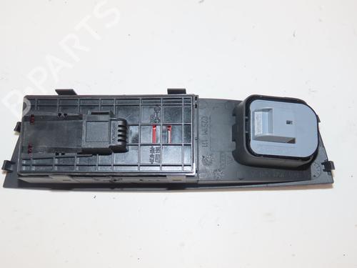 Used Left front window switch Left front window switch AUDI A1 Sportback (8XA, 8XF) 1.4 TFSI (122 hp) 33058971 33058971