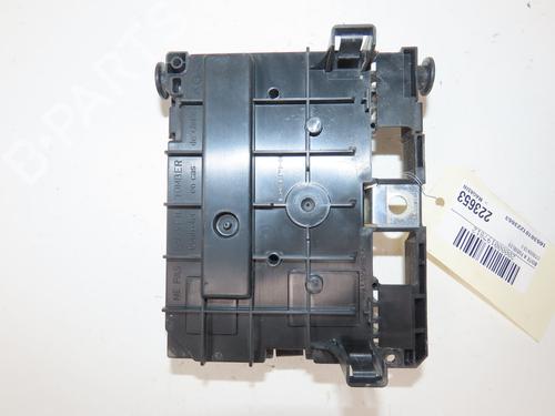 Used Fuse box Fuse box 38449469 38449469