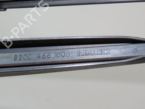 Used Front windshield wiper arm RENAULT SCÉNIC II (JM0/1_) 1.5 dCi (JM1F) (86 hp) 23989926