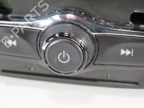 radio-opel-corsa-e-x15-2014-33770059 main image