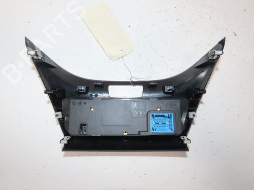 Used Climate control Climate control 39181017 39181017