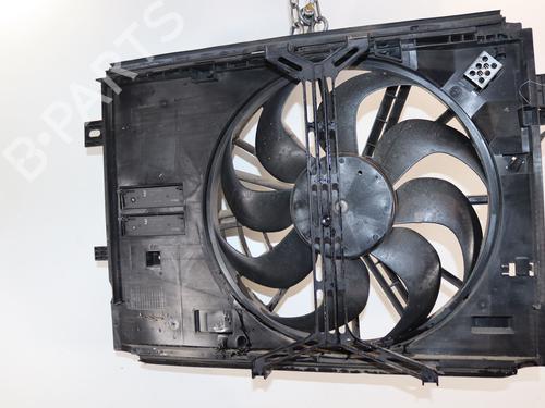 Used Radiator fan Radiator fan PEUGEOT 5008 II (MC_, MJ_, MR_, M4_) 1.5 BlueHDi 130 (MCYHZJ, MCYHZR, MCYHZX) (131 hp) 33808584 33808584