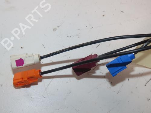 Used Antenna/Base Antenna/Base CITROËN GRAND C4 SPACETOURER (3A_, 3E_) 1.5 BlueHDi 130 (131 hp) 40051793 40051793