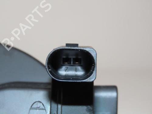 Used Tailgate handle Tailgate handle VW GOLF V (1K1) 1.9 TDI (90 hp) 33680081 33680081