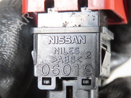 Used Warning switch NISSAN MICRA III (K12) 1.2 16V (80 hp) 30366139